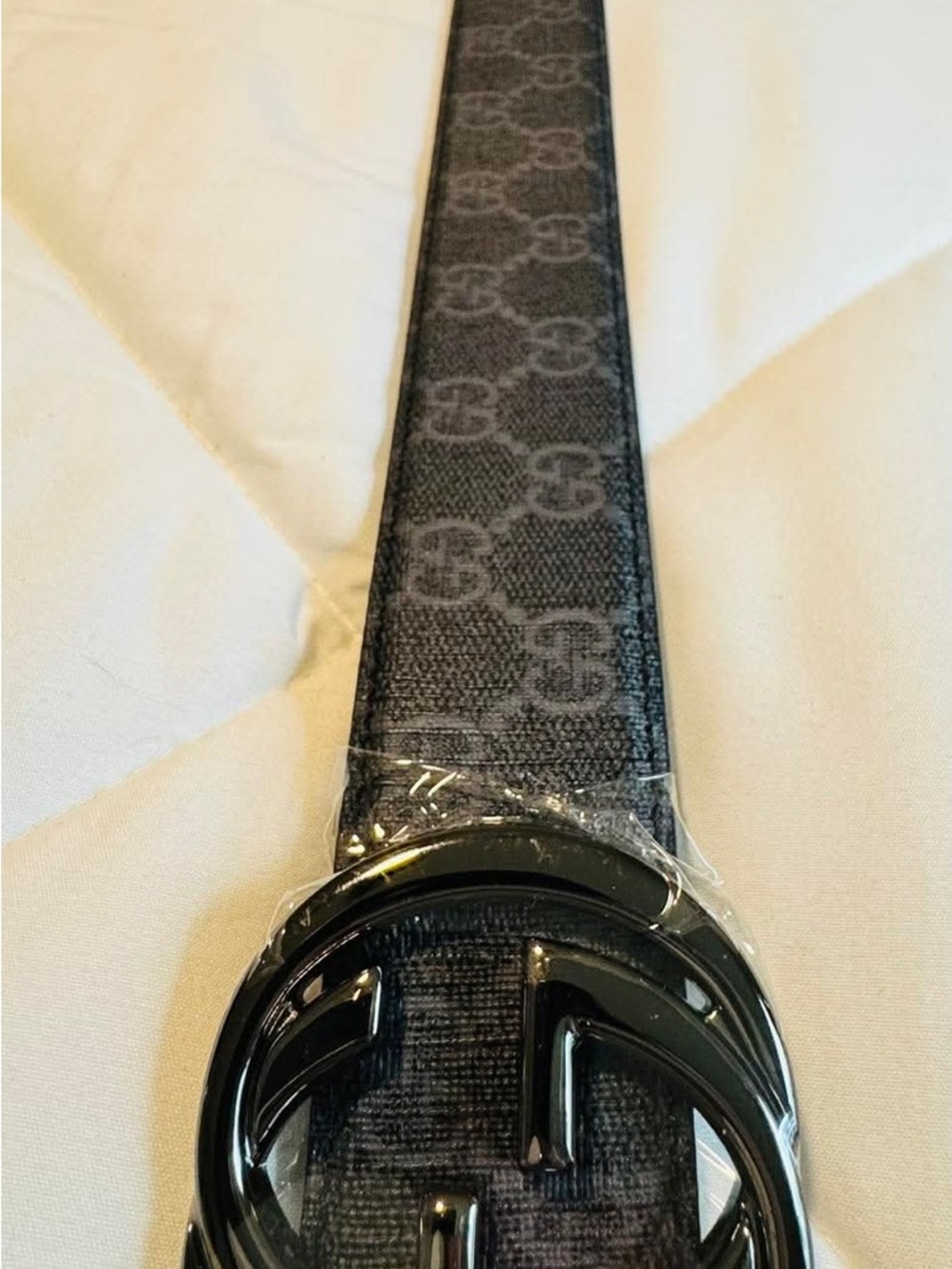 Gucci Men’s White Canvas Belt with Gold Double G Buckle - Picture 6 of 9